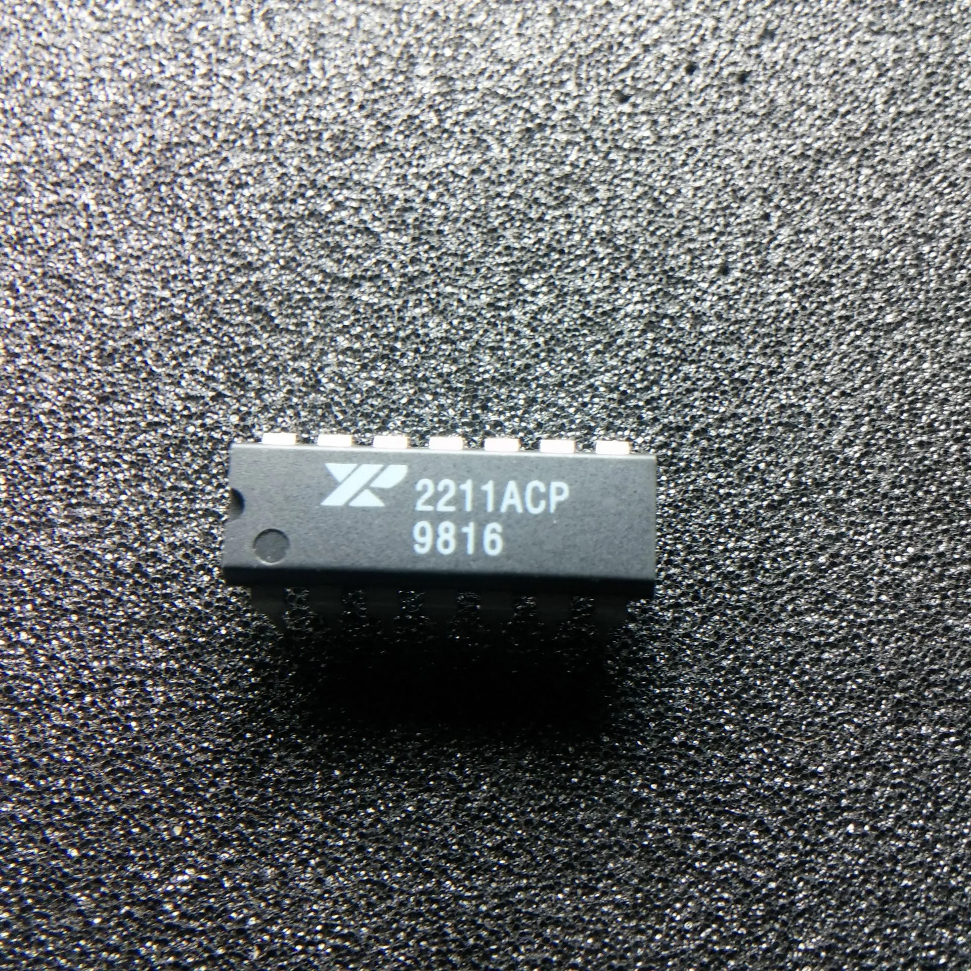 XR2211
